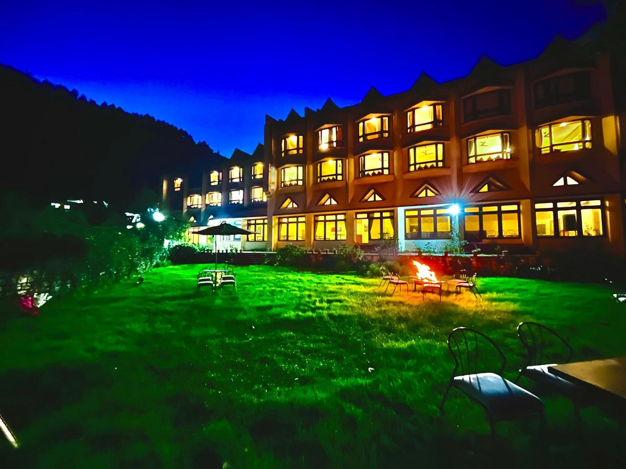 Sagar By Ramanand Sagar Ramayan Maker - #near Mall Road #big Parking #property Of The Decade #mountain View #garden With Bonfire #best Selling Property M 72084-84392 Hotel 4*