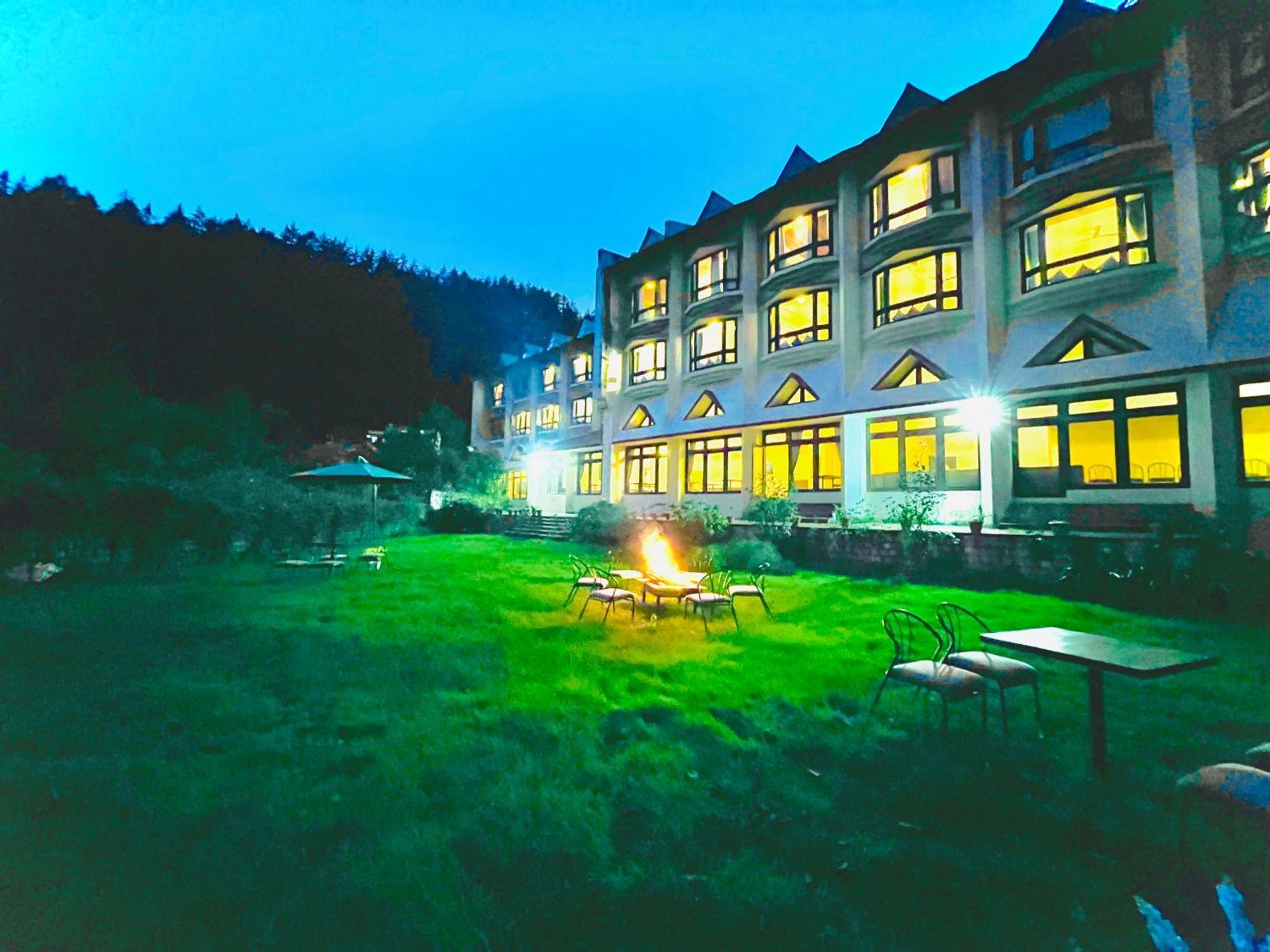 Sagar By Ramanand Sagar Ramayan Maker - #near Mall Road #big Parking #property Of The Decade #mountain View #garden With Bonfire #best Selling Property M 72084-84392 Hotel 4*